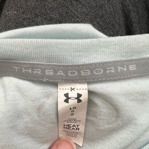🌼2/$12🌼Women’s Under Armour Top Size Large EUC - Picture 4 of 5